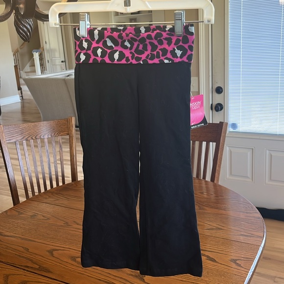Black Yoga Pants Pink Leopard Print Foldover Waistband Flare Leg New - Picture 3 of 7